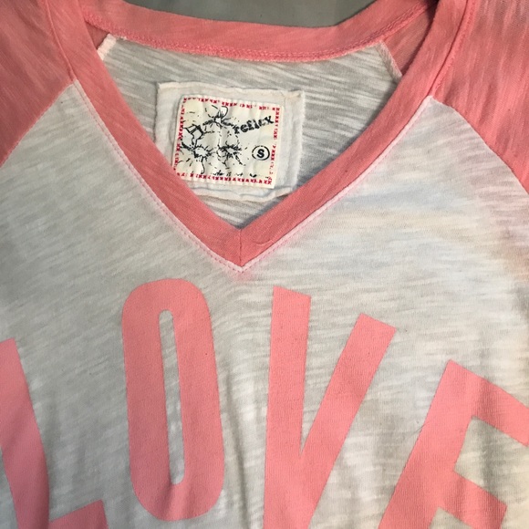 Tee-Shirt - Picture 2 of 3