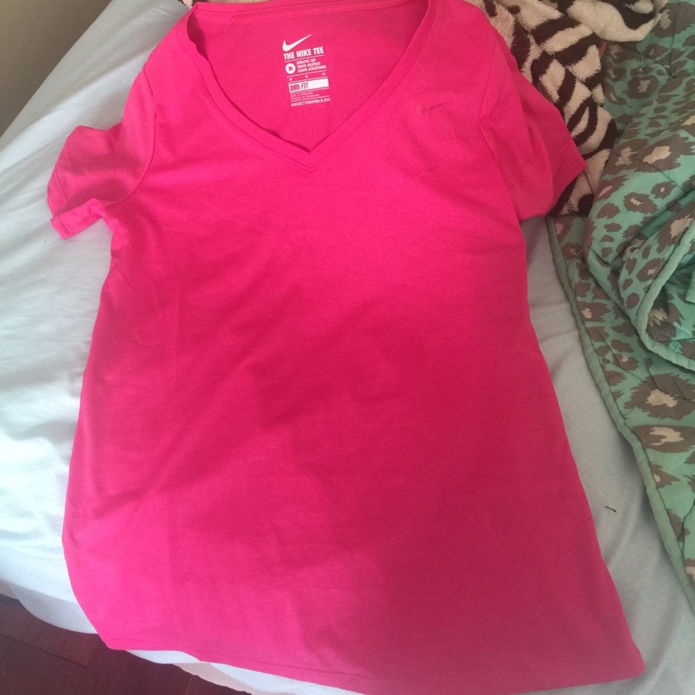 Pink dry fit Nike tee
