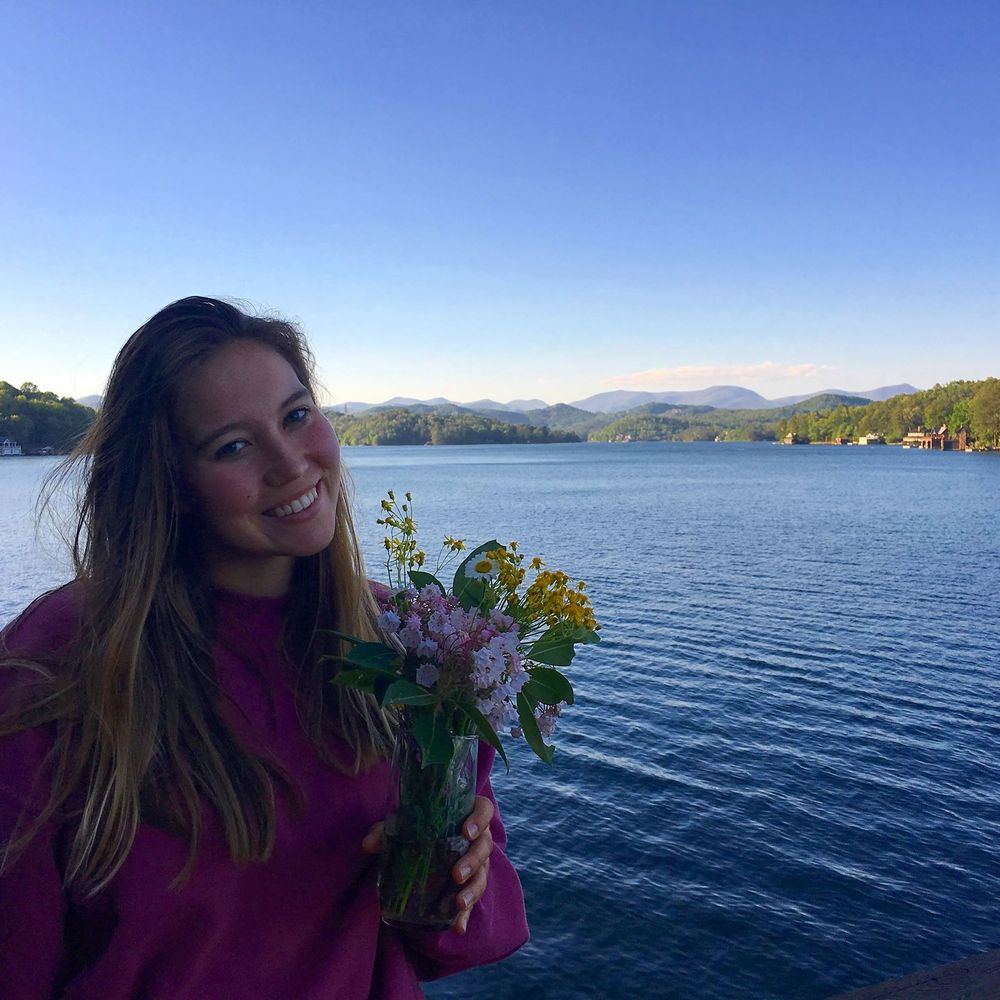 Meet your Posher, Abigail