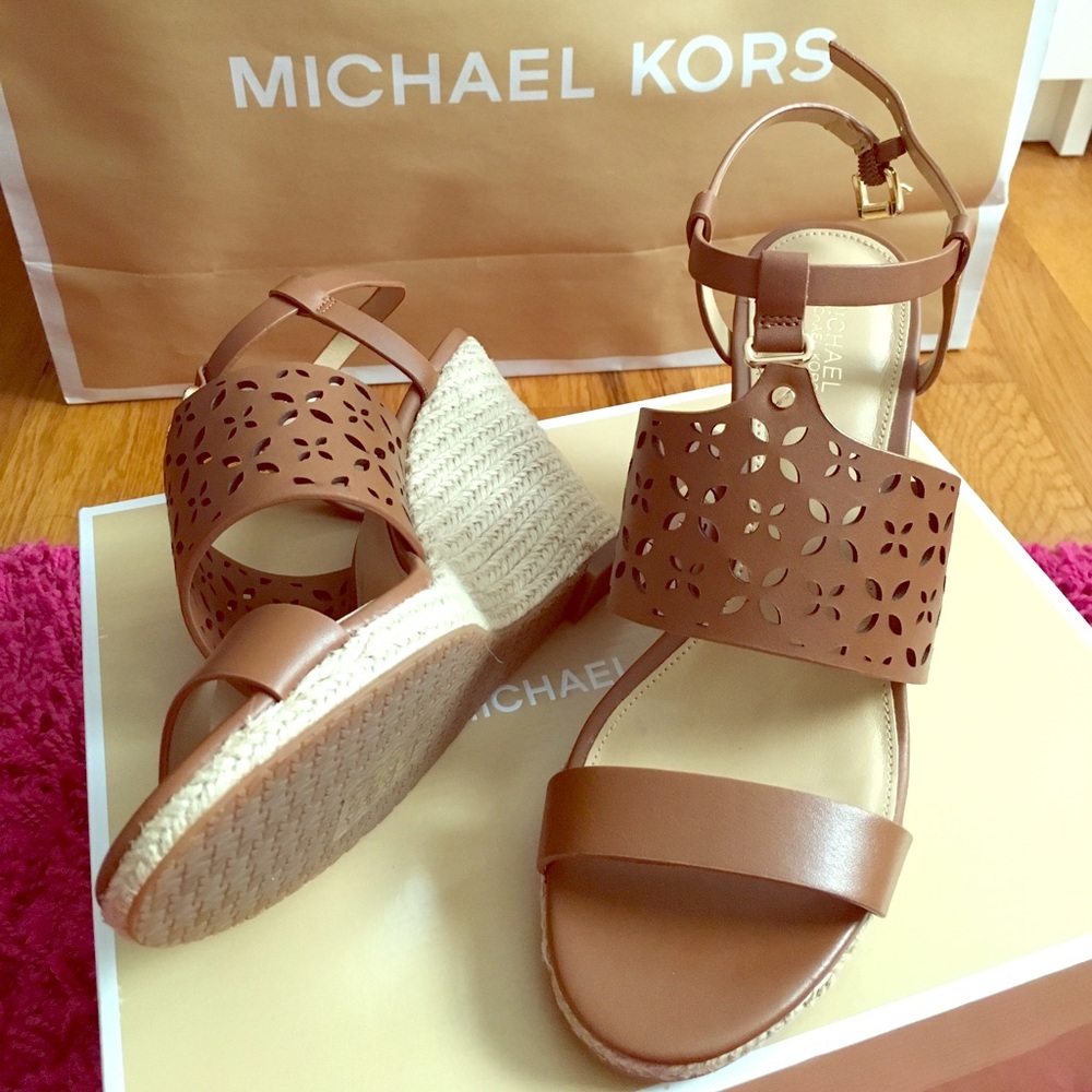 Michael kors wedge sandals in luggage