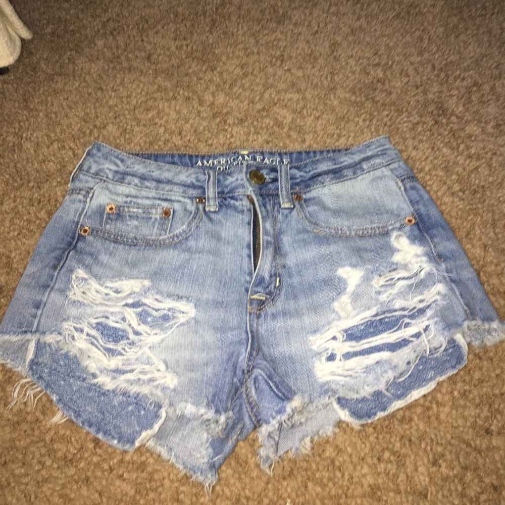 AMERICAN EAGLE HIGH RISE FESTIVAL SHORTS !!!