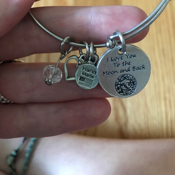 ✴️ Love You to the Moon & Back Bracelet - Picture 2 of 2