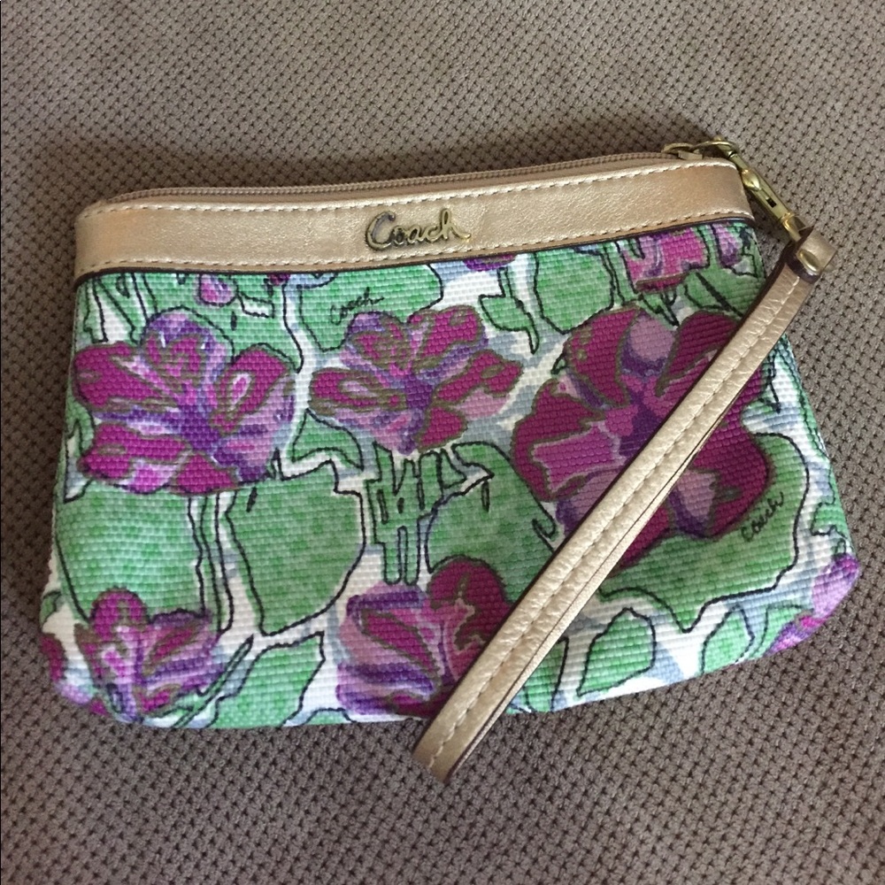 Coach wristlet, great for summer
