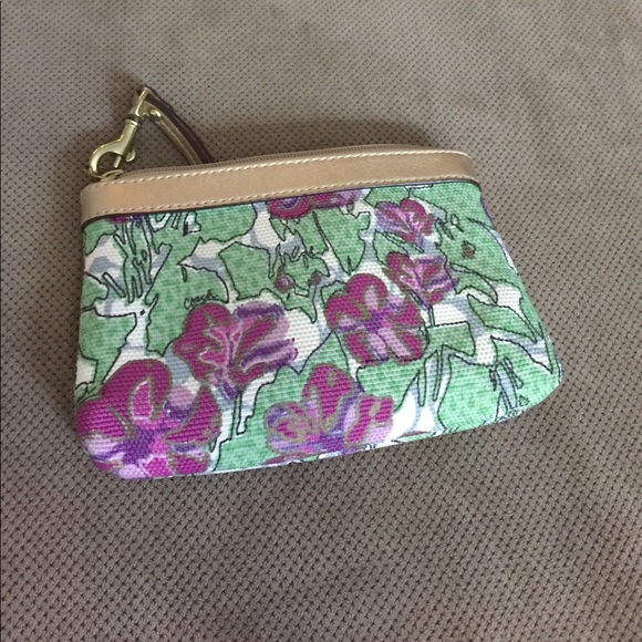 Coach wristlet, great for summer - Picture 3 of 4