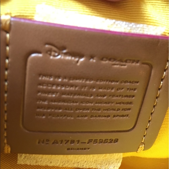 Coach x Disney Wristlet in mustard - Picture 5 of 6