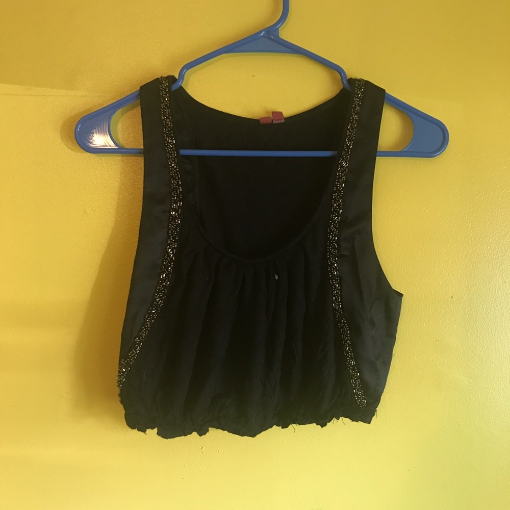 Crop top with cinched bottom