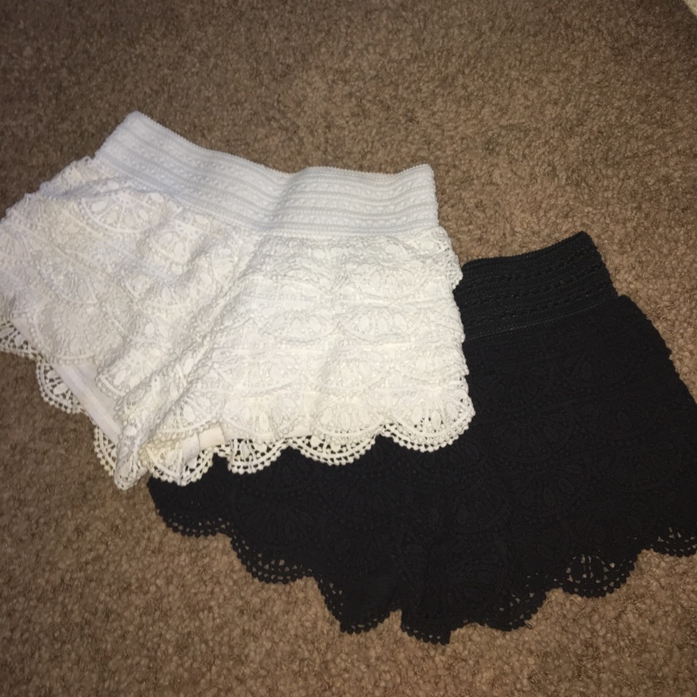 Black & white Lace shorts !!!