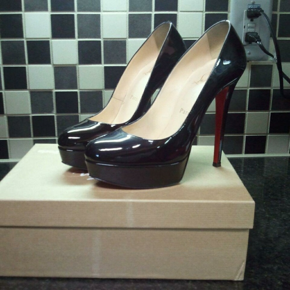 Black Stilettos Louboutins - Picture 2 of 6