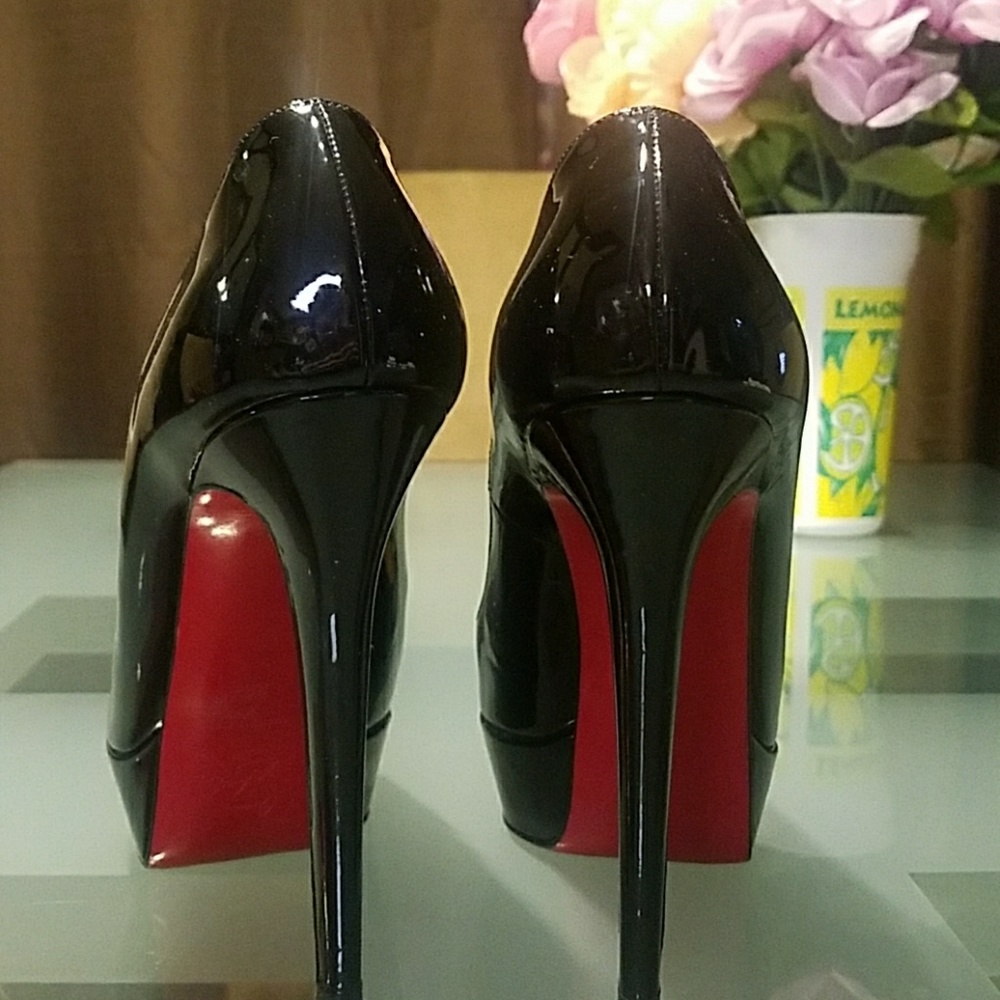 Black Stilettos Louboutins - Picture 5 of 6