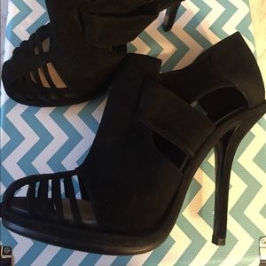 Balenciaga sandals / heels