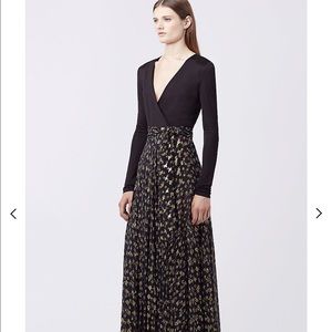 ISO DVF Aviva tendu gown in a US 4 or 6