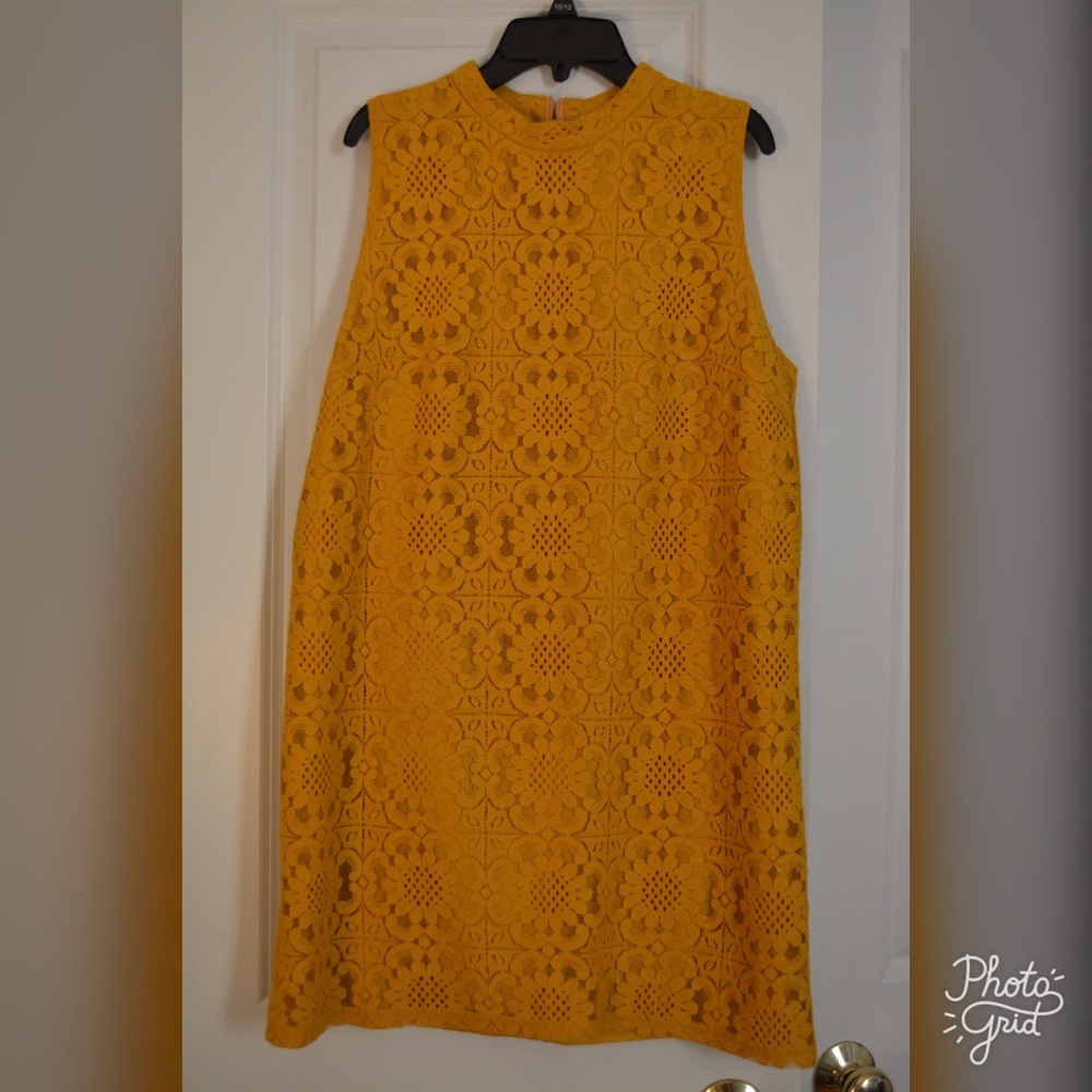 Yellow lace dress!