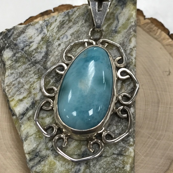 Necklace - Picture 3 of 8