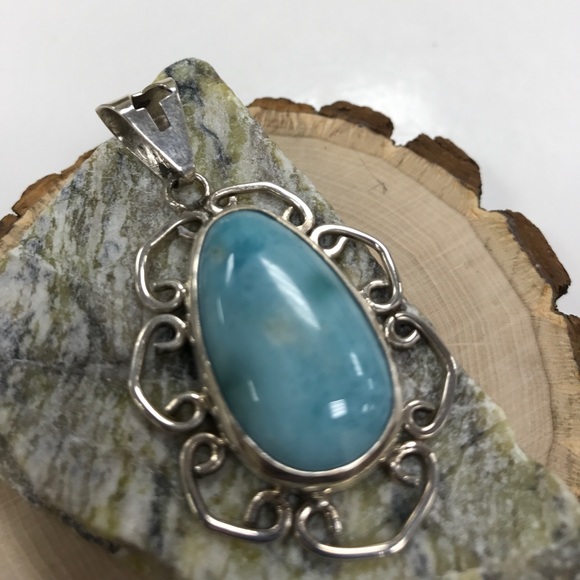 Necklace - Picture 2 of 8