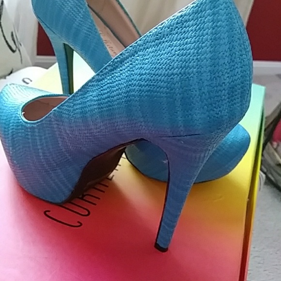 shoes - Picture 2 of 3