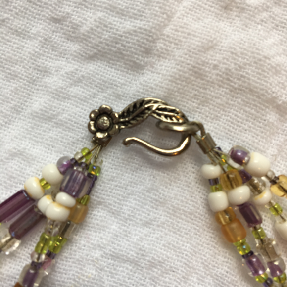 Necklace & Bracelet - White-Beige-Lavendar-Green - Picture 3 of 7