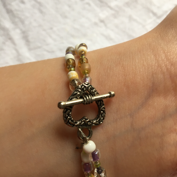 Necklace & Bracelet - White-Beige-Lavendar-Green - Picture 6 of 7