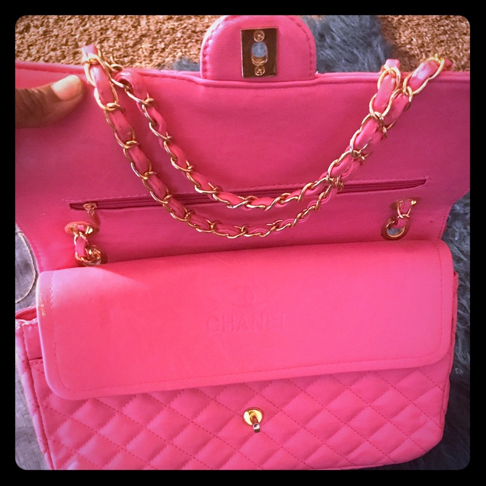 Inspired shoulder bag 💓💓