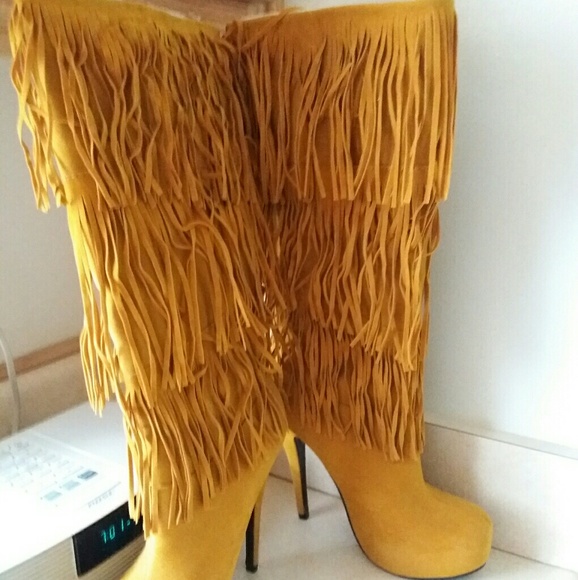 Mustard color fringe boots - Picture 4 of 4