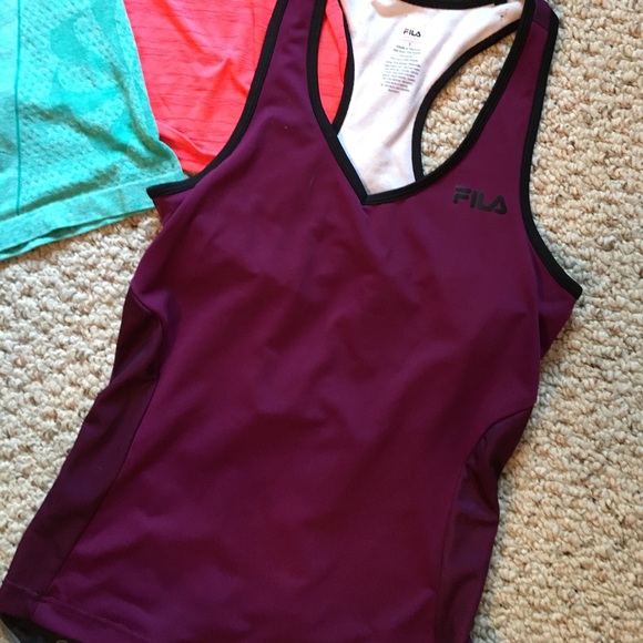 Workout shirts by Nike - Picture 4 of 7