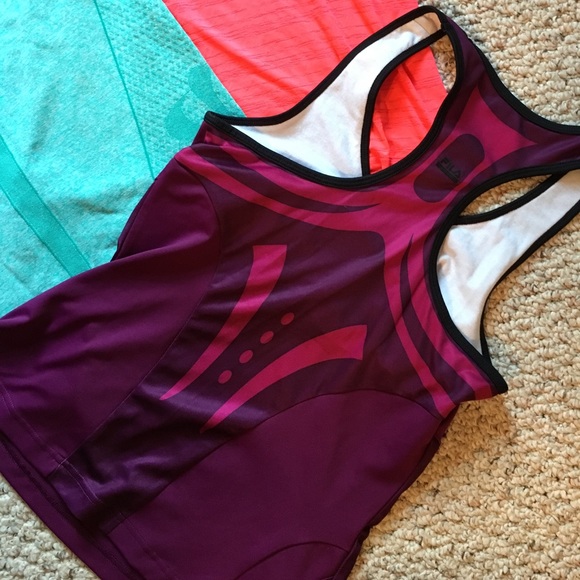 Workout shirts by Nike - Picture 5 of 7
