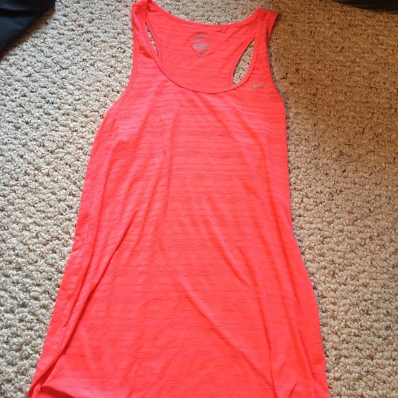 Workout shirts by Nike - Picture 7 of 7