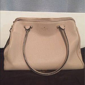 Cream Kate spade shoulder bag! Perfect condition
