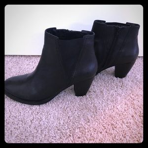 Steve Madden black leather booties