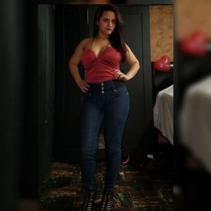 Meet your Posher, María