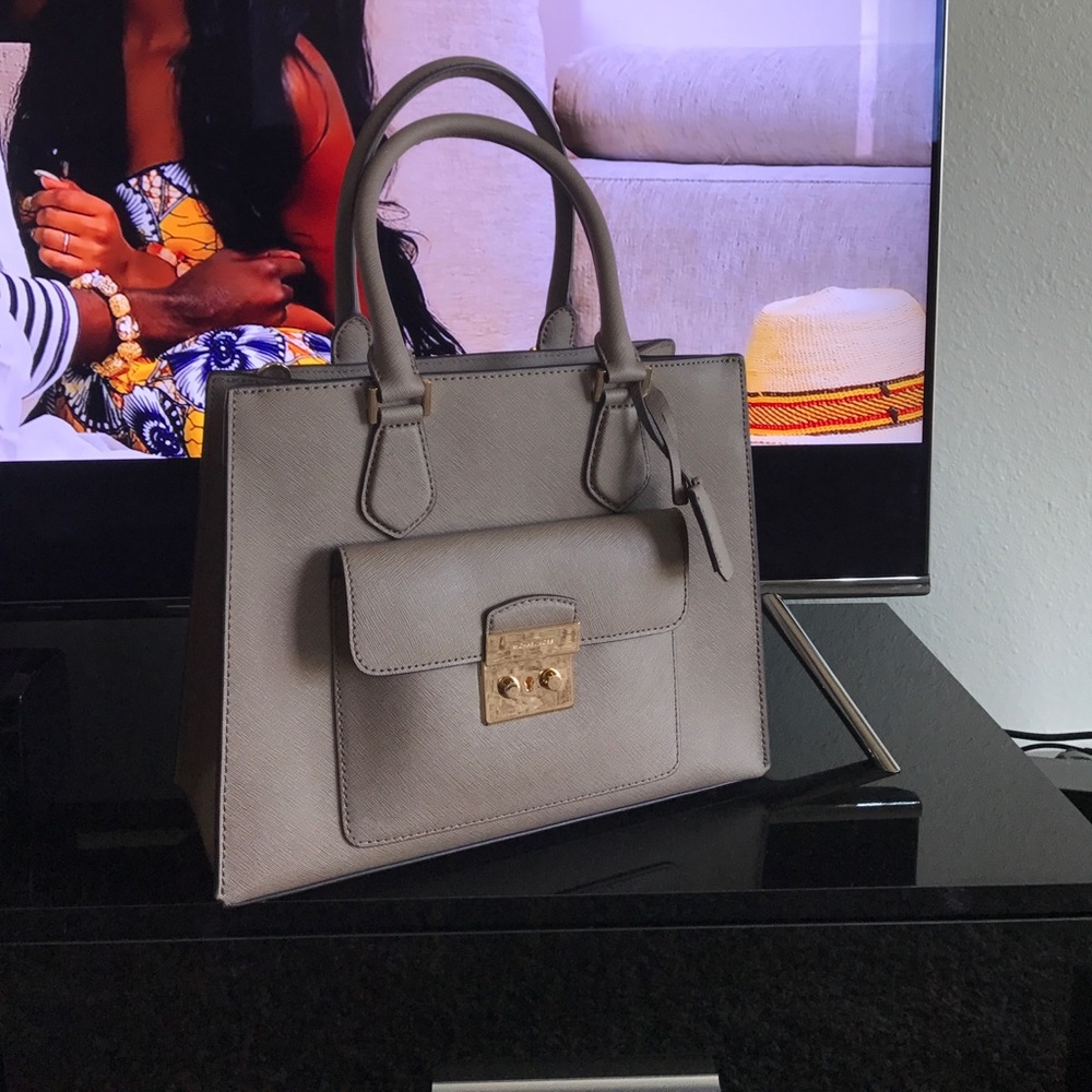 MICHAEL-KORS BRIDGETTE SAFFIANO LEATHER-MEDIUM