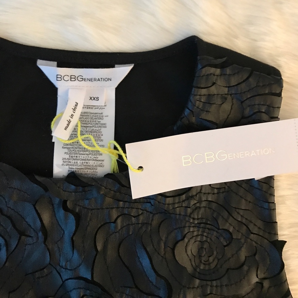 BCBG leatherette floral lazer cut crop top NWT - Picture 2 of 3