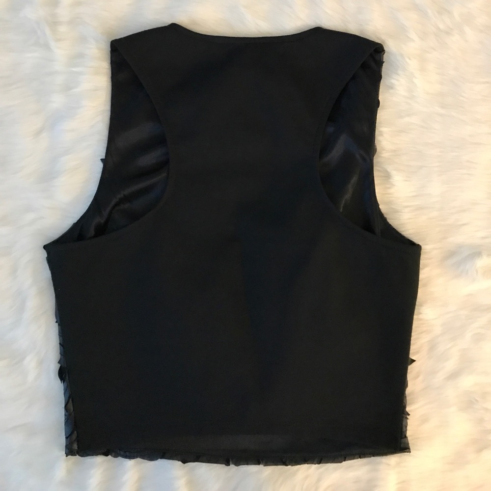 BCBG leatherette floral lazer cut crop top NWT - Picture 3 of 3