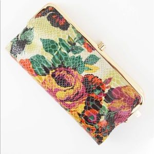Hobo Lauren Clutch in vintage floral