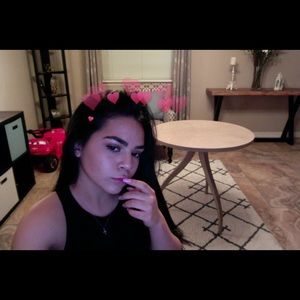 Meet your Posher, Anai