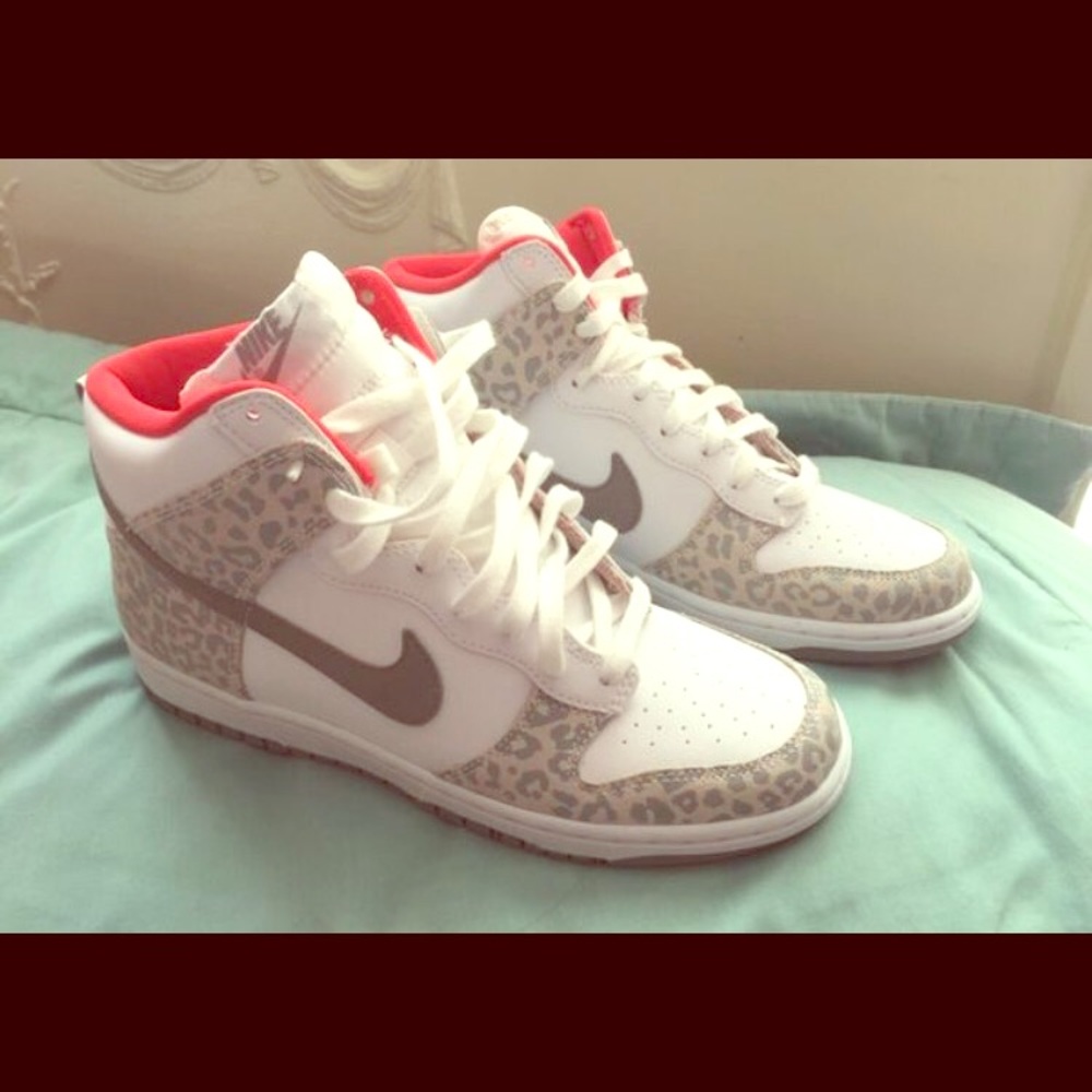 New with box High top Nike dunks