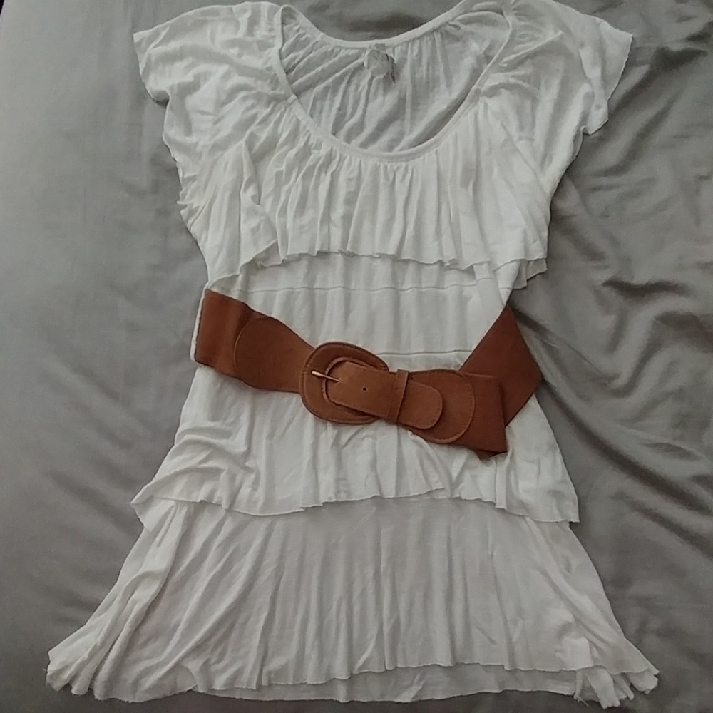 Juniors size L Discreet tank w/ brown belt