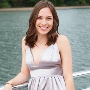 Meet your Posher, Brooke