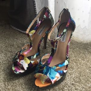Steve Madden Haylow Heels