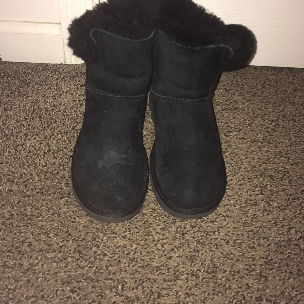 Black uggs