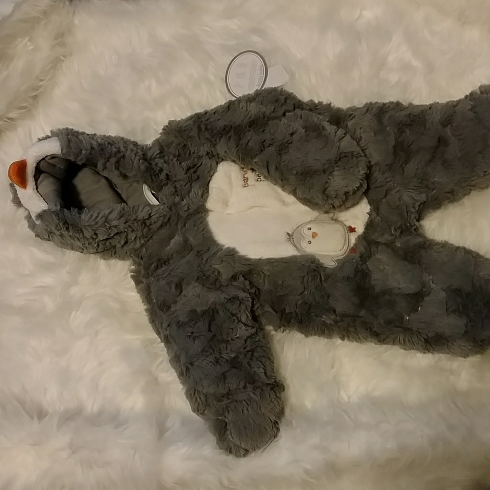 Infant 🐧 penguin Winter suit nwt