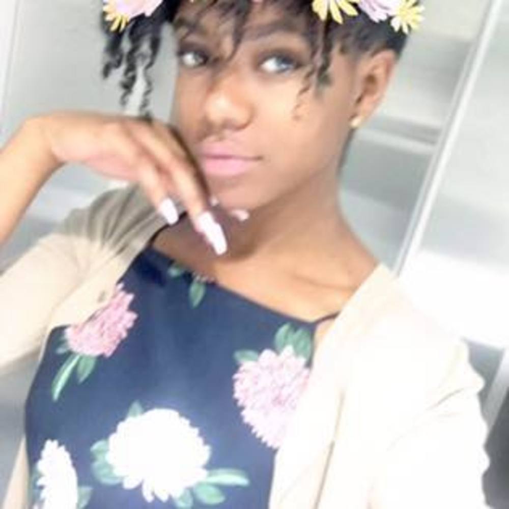 Meet your Posher, Destini