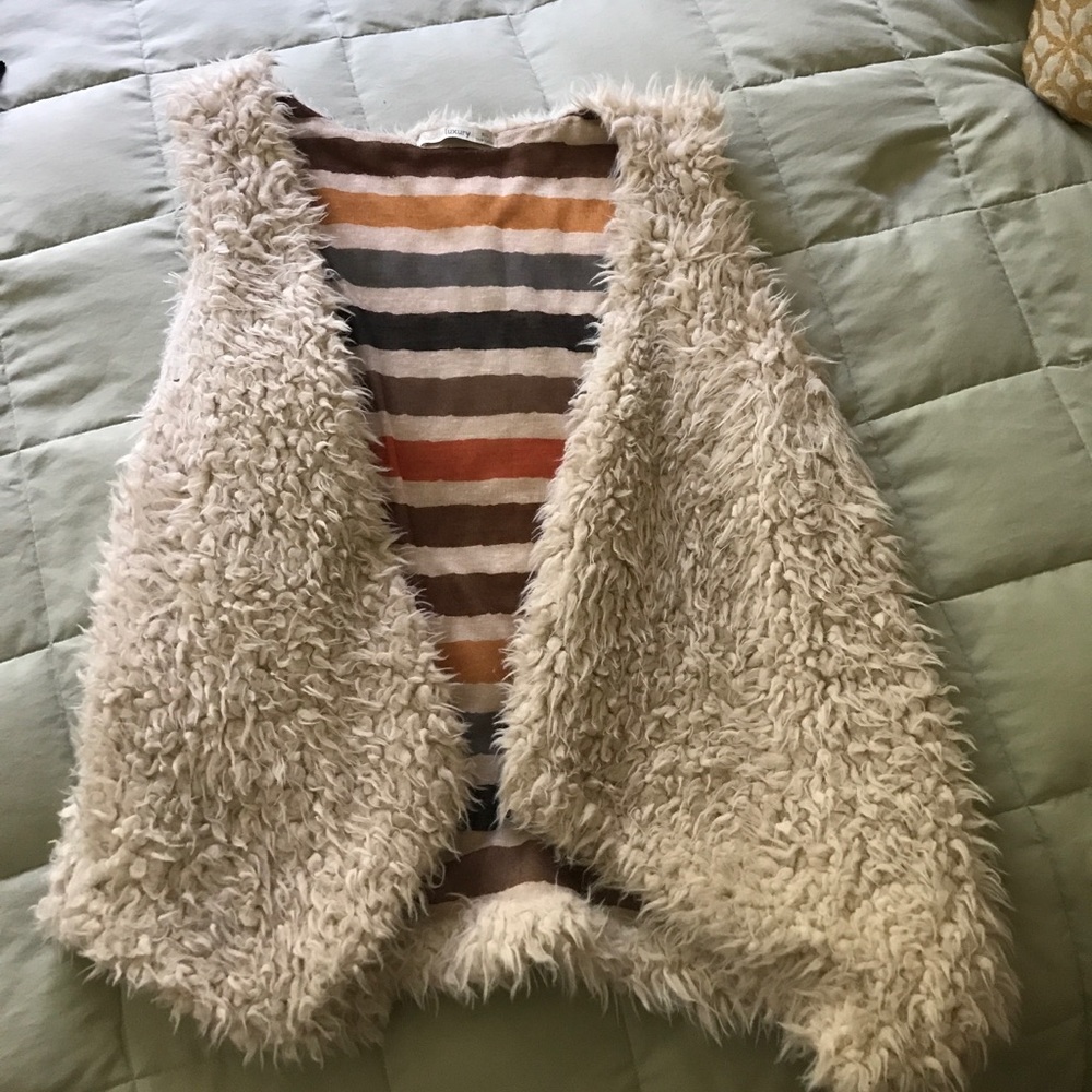 Subtle luxury medium large cream faux fur vest