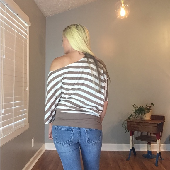 Off The Shoulder Top - Picture 5 of 6