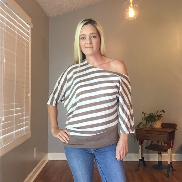 Off The Shoulder Top - Picture 6 of 6