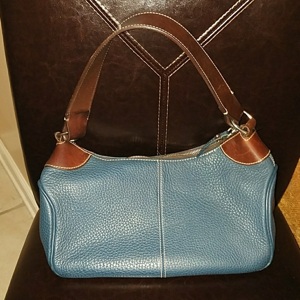 AUTHENTIC Dooney & Bourke Bag