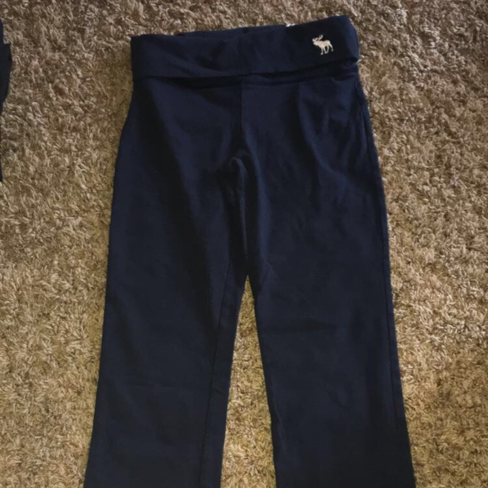 ABERCROMBIE KIDS BOOT CUT YOGA PANTS