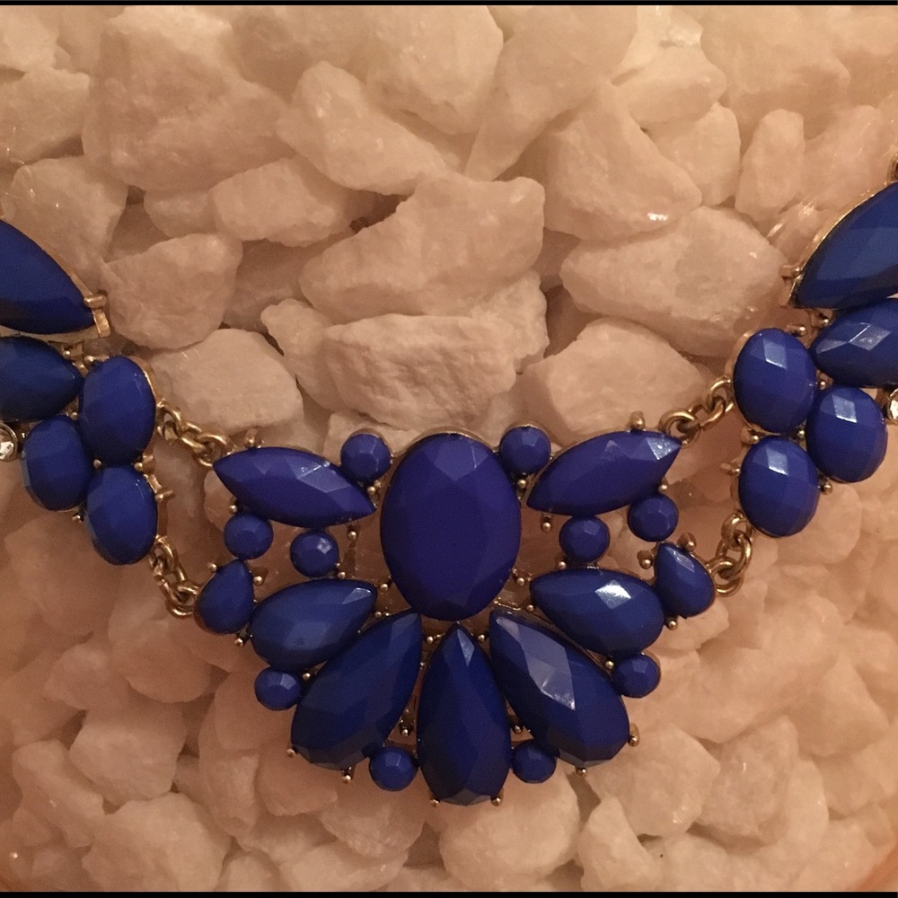 Statement necklace