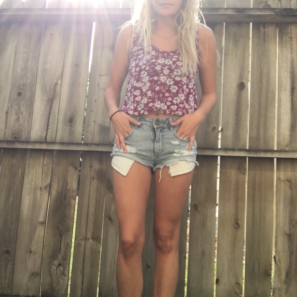 Floral flowy semi crop top