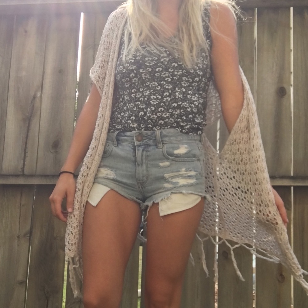 FREE W PURCHASE!! NOLLIE black and white floral