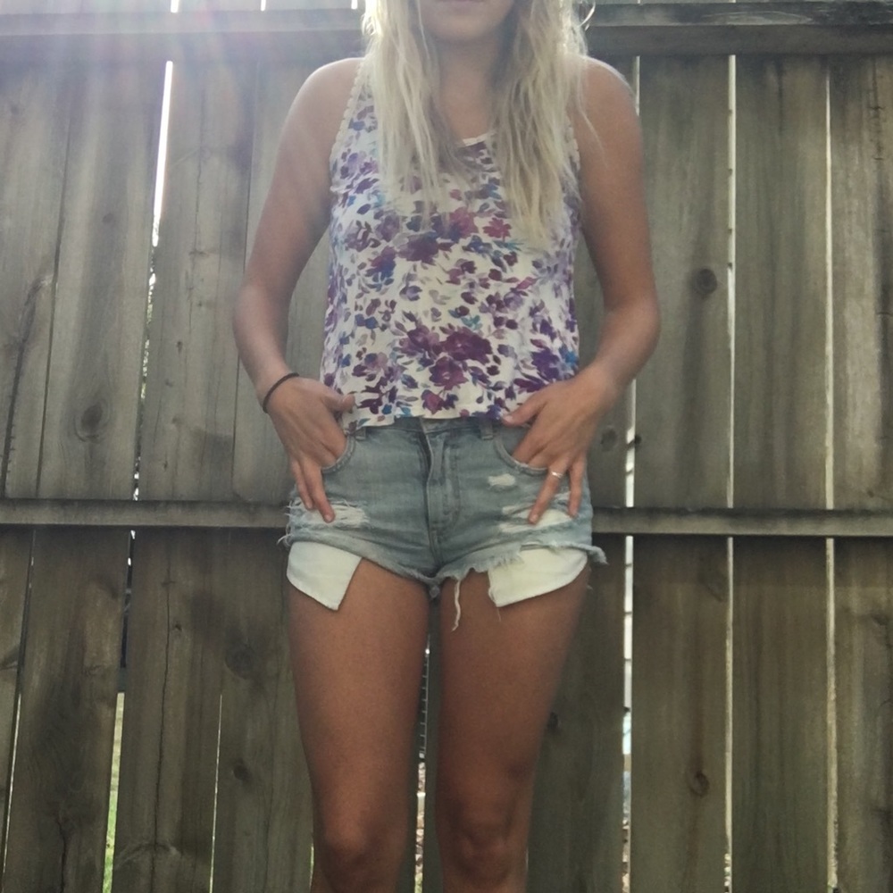 Floral tank top w open back and lace trim